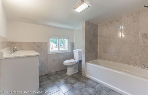 720 Carter Ave, West Deptford NJ  08096-1468 exterior