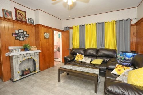 295 Merrimack St, Lawrence MA 01843-1404 exterior