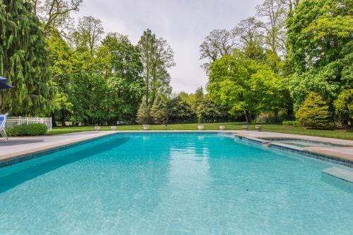 125 Bridges Rd, Little Silver NJ 07739-1634 exterior