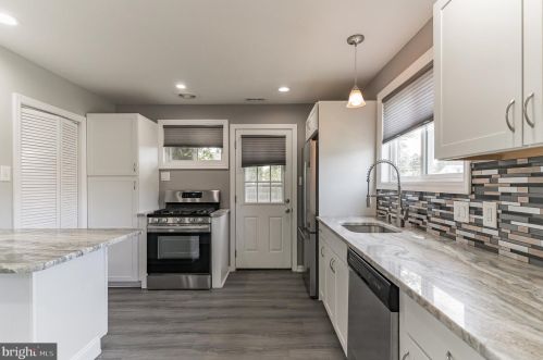 1493 Delsea Dr, West Deptford NJ 08093-1159 exterior