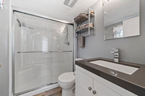 19 St, Weymouth MA 02191-1605 exterior