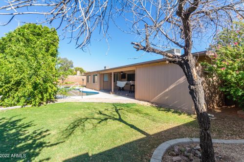 1826 Acoma Dr, Phoenix AZ 85032-4892 exterior