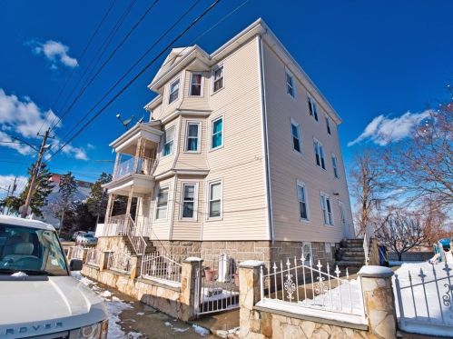 200 Essex St, Fall River, MA 02720-2973