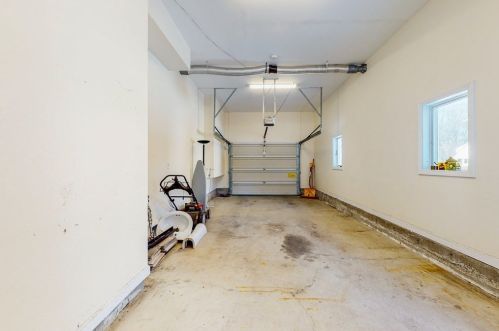 12 Beaverbrook Rd, Burlington MA 01803-1203 exterior