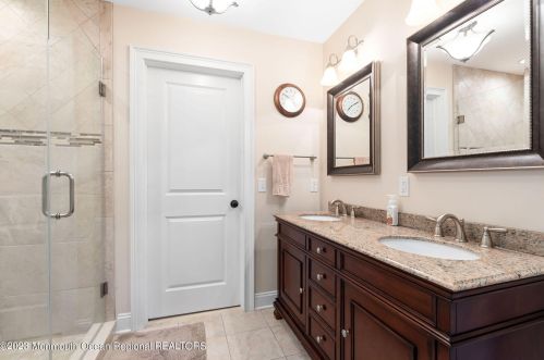 210 White Rd, Little Silver NJ 07739-1137 exterior