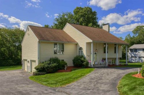 24 Copley Dr, Methuen MA  01844-1744 exterior