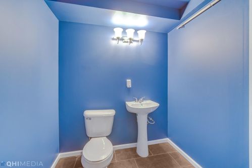 7 Shakespeare Dr, Valpo IN 46383-4129 exterior