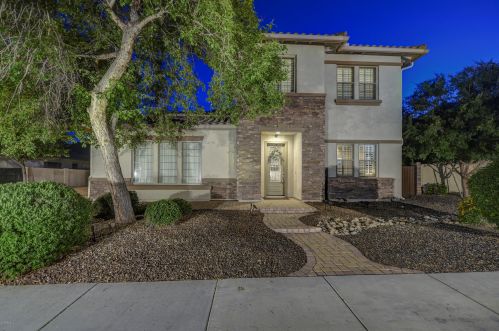 26004 56th Dr, Phoenix, AZ 85083-1237