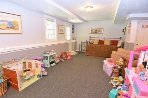 225 Sycamore Dr, Holden MA 01520-1152 exterior