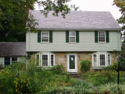 1716 Beacon St, Newton, MA 02468-1405