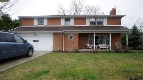 23310 Wendover Dr, Cleveland OH  44122-1446 exterior