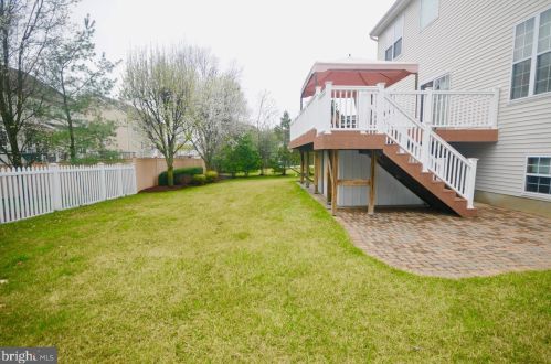 709 Lancaster Dr, West Deptford, NJ 08086-3819