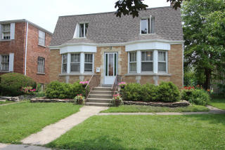 3615 Wenonah Ave, Forest View, IL 60402-3343