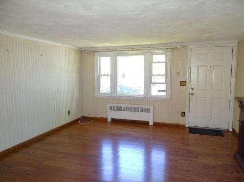 11 Rhodes Cir, Hingham MA 02043-1529 exterior