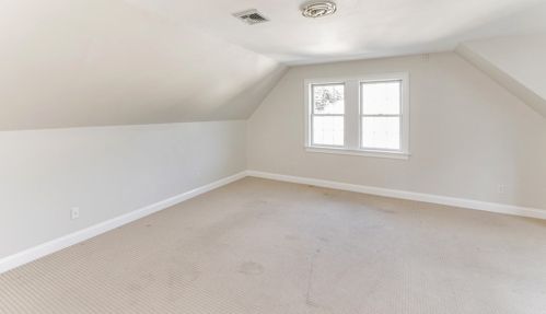 40 Howland St, Needham MA 02492-2901 exterior