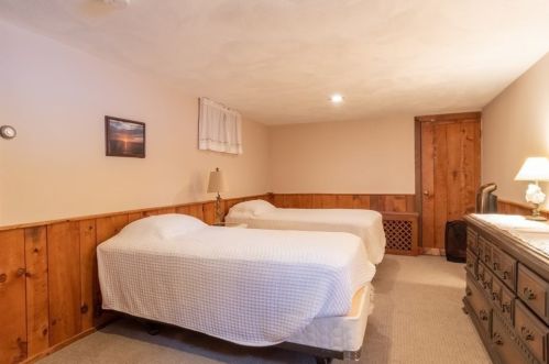 72 Prince St, Needham MA 02492-3718 exterior