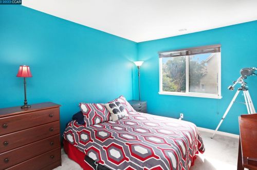 357 Napoleon Dr, San Leandro CA 94577-1580 exterior