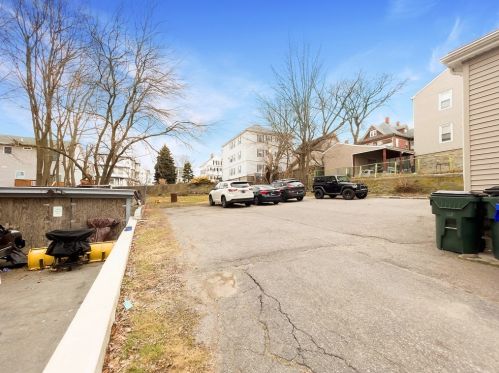 296 Hamlet St, Fall River MA 02724-3340 exterior