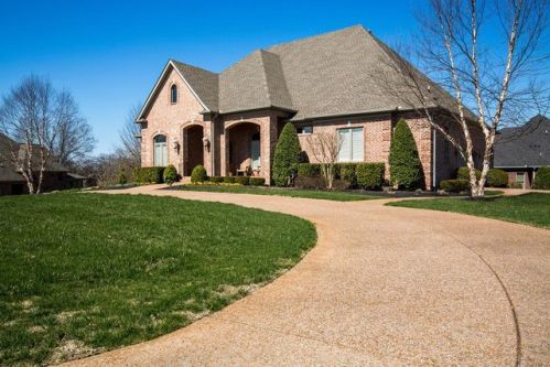 100 Mimosa Dr, Gallatin, TN 37066-4451