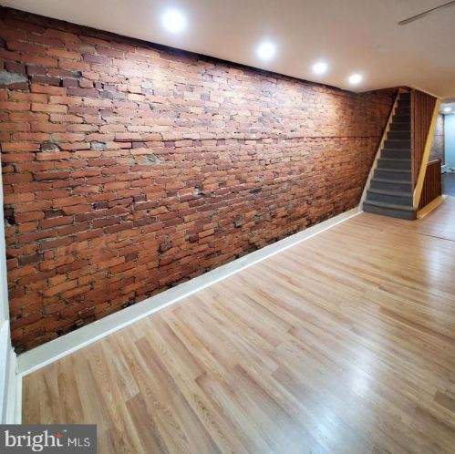 7815 Germantown Ave, Philadelphia PA 19133-1729 exterior