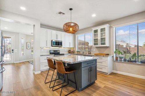 2934 Carson Rd, Phoenix AZ  85041-6339 exterior