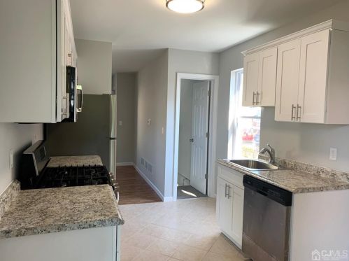 30 Emerson St, Carteret NJ  07008-2522 exterior