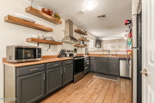 2213 65th Dr, Phoenix AZ  85035-3405 exterior