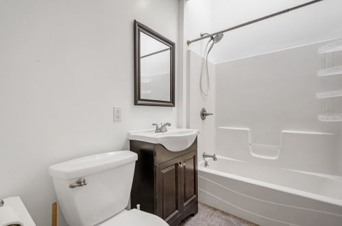 11 Fisher Rd, Worcester MA 01602-2810 exterior