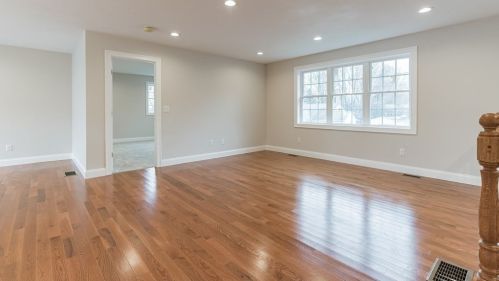 40 Lawrence Ave, East Bridgewater MA 02324-1613 exterior