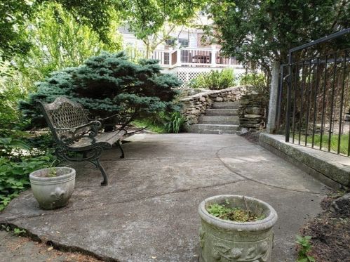 9 Parmenter Rd, Southborough MA exterior