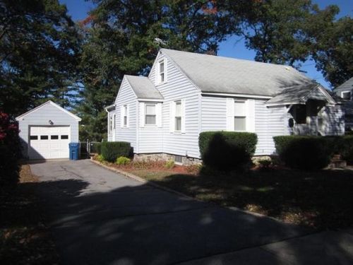 5 Kent St, Lawrence, MA 01843-2805