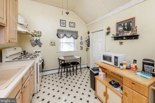 1359 Crown Pt Rd, West Deptford NJ 08093-1710 exterior