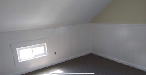 566 Bradford Ave, Fall River MA 02721-1017 exterior