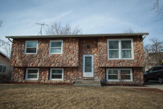 720 Westwind Dr, Lemont IL  60440-2627 exterior