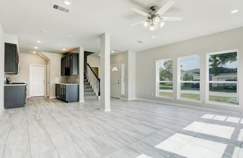 526 6 St, Morgans Point TX 77571-4910 exterior