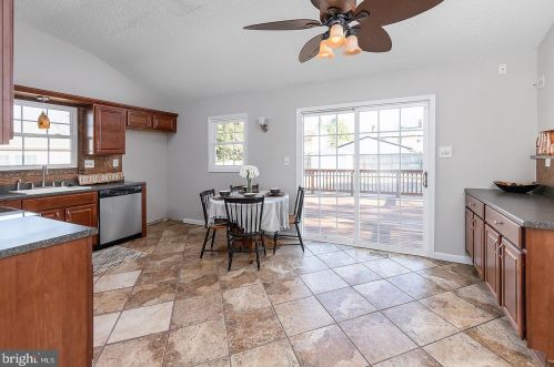 7 Nassau Ave, West Deptford NJ 08066-1120 exterior