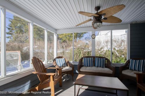 33 Sunnycrest Dr, Little Silver NJ 07739-1126 exterior