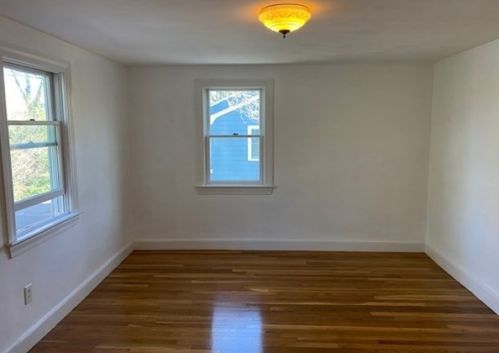 228 Woodcliff Rd, Newton MA 02461-2128 exterior