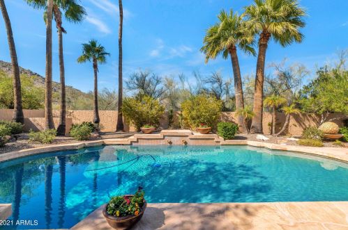 9416 47 St, Phoenix AZ 85028-5204 exterior