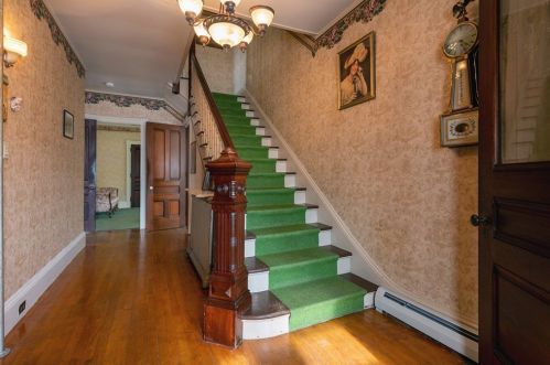 119 Main St, North Brookfield MA 01535-1438 exterior