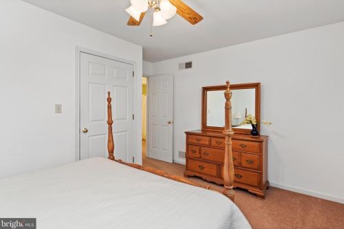 2 Wesley Dr, Carlisle PA 17015-4377 exterior