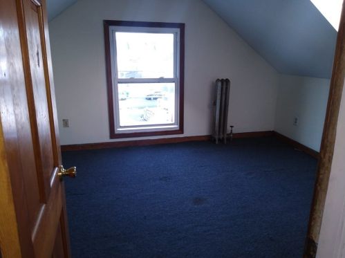 32 Somerset Ave, Taunton MA 02780-4824 exterior