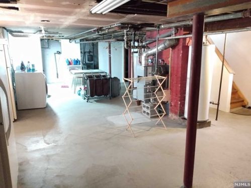 57 New Lawn Ave, Kearny NJ 07032-2207 exterior