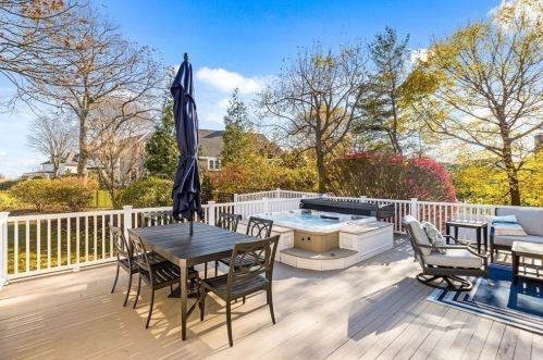 17 Bel Air Rd, Hingham MA 02043-1210 exterior