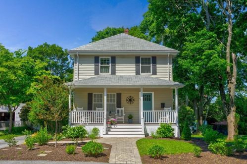 43 Coolidge Ave, Weymouth, MA 02188-3604