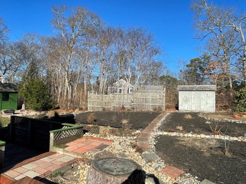 6 Paddock Dr, Harwich MA  02645-3137 exterior