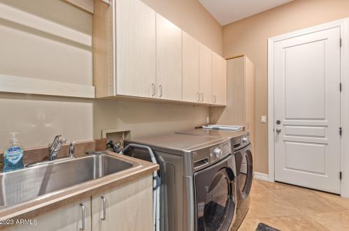 22843 54th St, Phoenix AZ  85054-7199 exterior