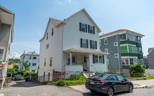 89 Ingleside Ave, Worcester, MA 01604-3082