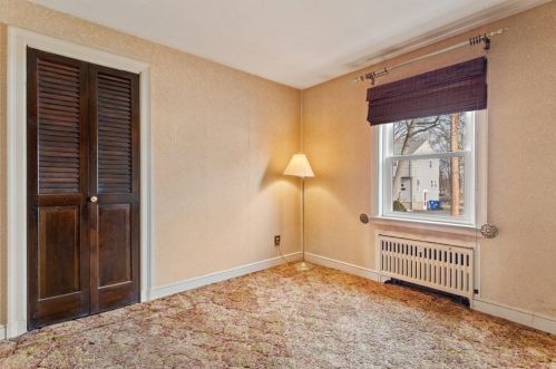 37 Spruce St, Milton MA 02186-4633 exterior