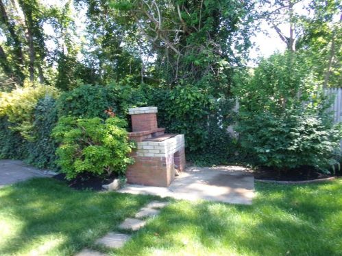 22 Coury Dr, New Bedford MA  02743-1972 exterior